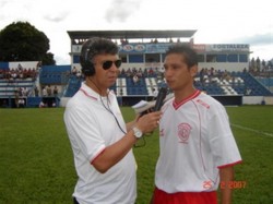 Edson Geraldo entrevista o meia Vander