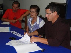 Sérgio Vita assinando (Small)