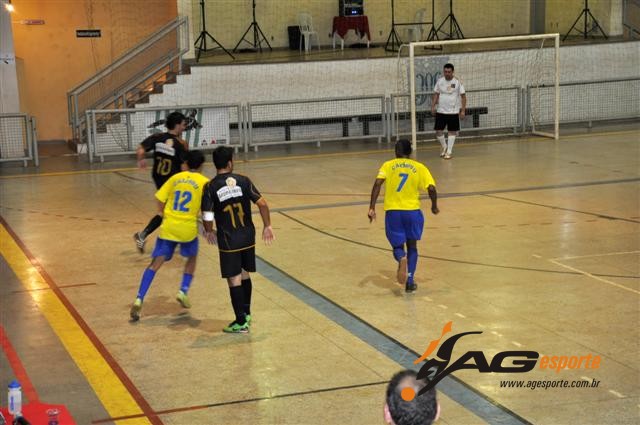 É tetra! Escola Municipal Carmem Celina goleia no Futsal Masculino e vai  para Etapa Regional dos Jogos Escolares de Minas Gerais - PO Hoje