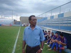 Treinador Luís Alberto