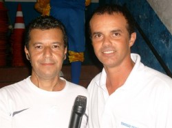 Repórter Marcos Machado com o técnico Palhinha