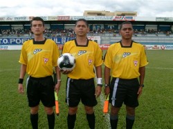 Trio de árbitros do jogo URT 0x0 Itaúna