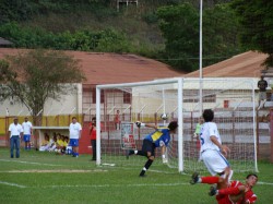 Ivanildo fez o primeiro gol do Valério