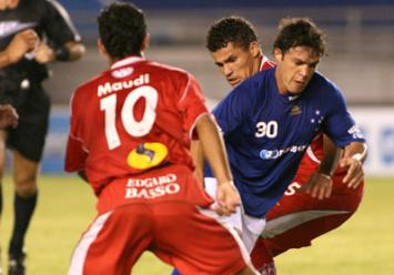 Dagoberto elogia elenco do Cruzeiro e quer estrear contra o Galo