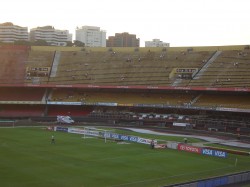 17:50h - Ainda vazio. Quase 50 mil estiveram no estádio